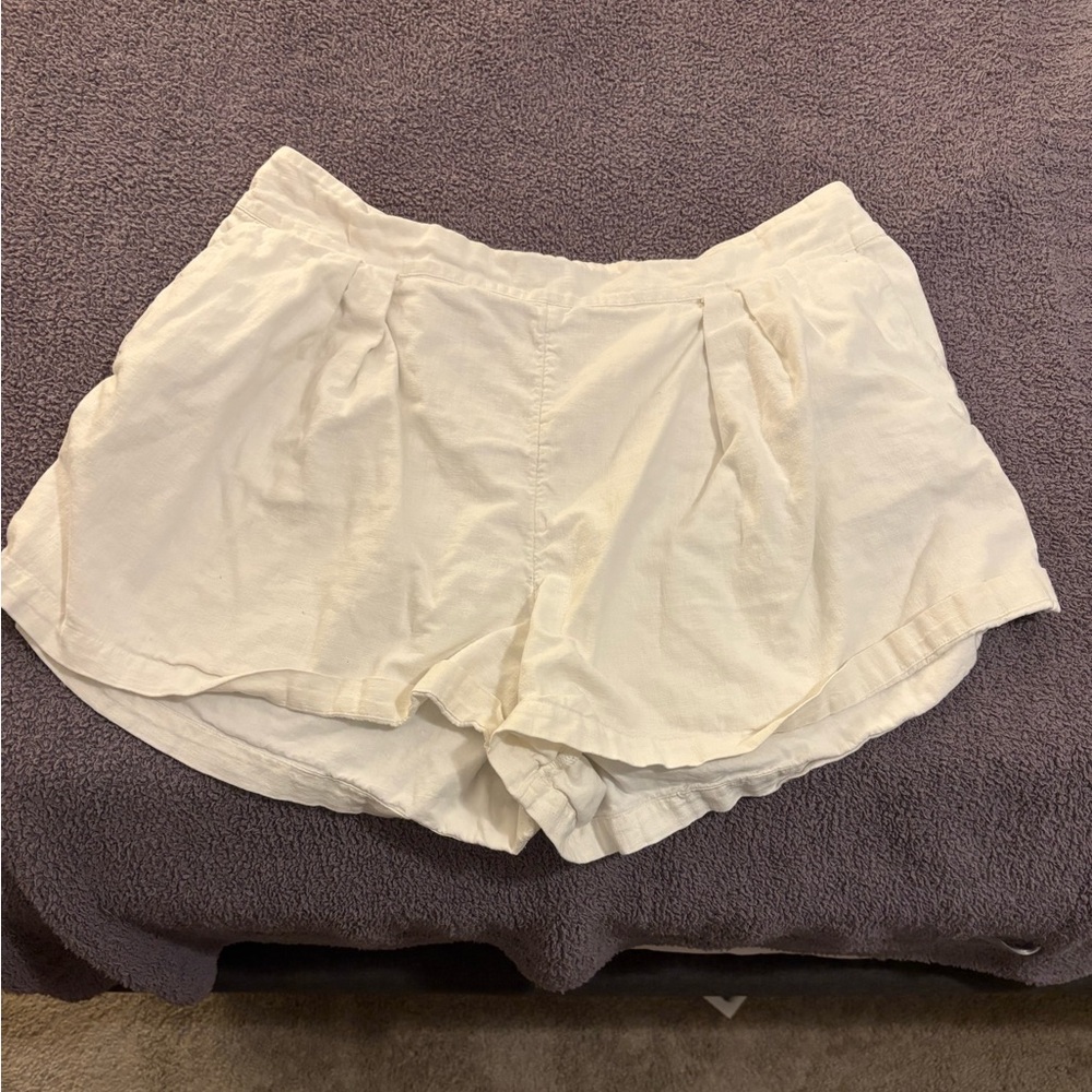 Abercrombie & Fitch Cream Linen Fixed Waist Short